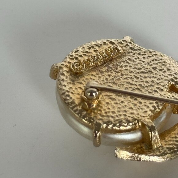 Sarah Coventry Faux Pearl Brooch Pin Baroque Vintage Gold-Tone White Flower Leaf - Picture 10 of 14